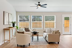 21701 Oregon Ln, Leander, TX 78645 - Photo 11