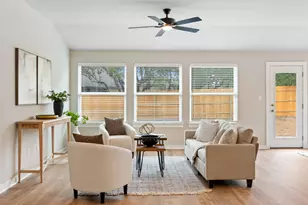 21701 Oregon Ln, Leander, TX 78645 - Photo 11