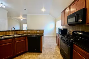 124 Jasper Trail, Buda, TX 78610 - Photo 9