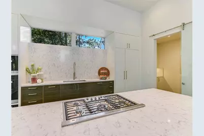 1107 W 31st Street, Austin, TX 78705 - Photo 13