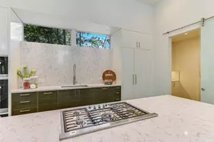 1107 W 31st St, Austin, TX 78705 - Photo 13