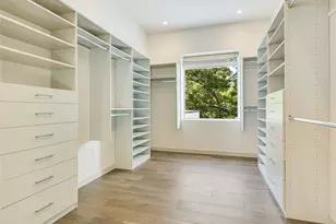 1107 W 31st St, Austin, TX 78705 - Photo 17