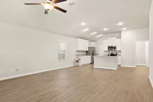 1008 Windflower, New Braunfels, TX 78130 - Photo 3