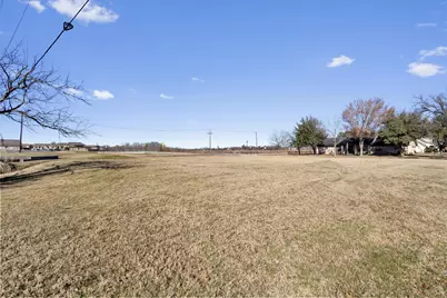 3949 Pinehurst Drive, Taylor, TX 76574 - Photo 19