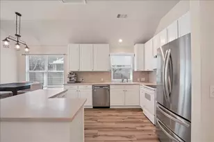 409 Carismatic Ln, Austin, TX 78748 - Photo 7