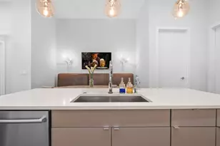 555 E 5th St, Austin, TX 78701 - Photo 15