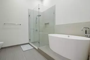 555 E 5th St, Austin, TX 78701 - Photo 25