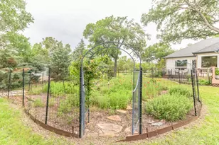 10905 W Cave Blvd, Dripping Springs, TX 78620 - Photo 35
