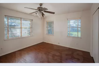 403 4th Avenue, Smithville, TX 78957 - Photo 9