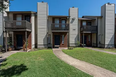 1841 River Crossing Circle #B, Austin, TX 78741 - Photo 1