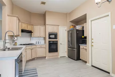 9120 Fainwood Lane, Austin, TX 78749 - Photo 13