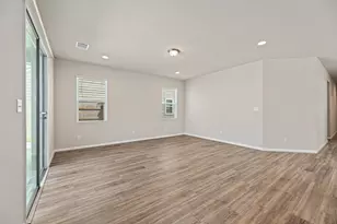 207 Cherry Blossom Ln, Taylor, TX 76574 - Photo 7