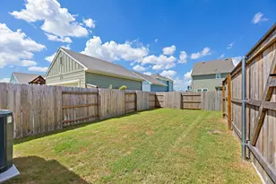 207 Cherry Blossom Ln, Taylor, TX 76574 - Photo 37