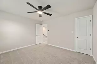 207 Cherry Blossom Ln, Taylor, TX 76574 - Photo 33