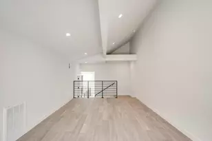 409 Clover Ct, Austin, TX 78745 - Photo 23