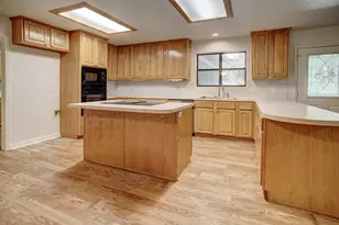504 Leah Ln, Smithville, TX 78957 - Photo 11