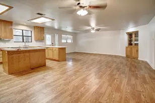 504 Leah Ln, Smithville, TX 78957 - Photo 9