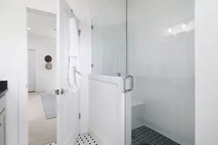 2705 Halcyon Dr, Austin, TX 78702 - Photo 11