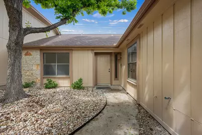 11 Oaks Place, Lago Vista, TX 78645 - Photo 3