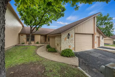 11 Oaks Place, Lago Vista, TX 78645 - Photo 1
