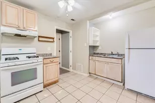 609 Cottonwood St, Lockhart, TX 78644 - Photo 1