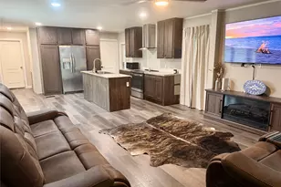 247 W Broken Tree Ln, Smithville, TX 78957 - Photo 15