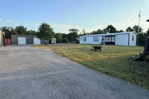247 W Broken Tree Ln, Smithville, TX 78957 - Photo 13