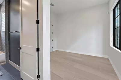 1402 Drake Avenue, Austin, TX 78704 - Photo 13