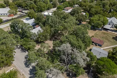 1006 N Blanco Street, Lockhart, TX 78644 - Photo 9