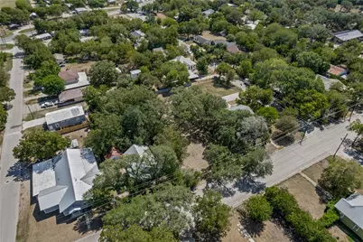 1006 N Blanco Street, Lockhart, TX 78644 - Photo 13
