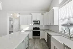 200 Waikakaaua Dr, Bastrop, TX 78602 - Photo 5