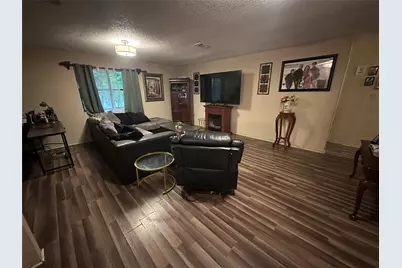 1205 W 10th Street, Cameron, TX 76520 - Photo 3