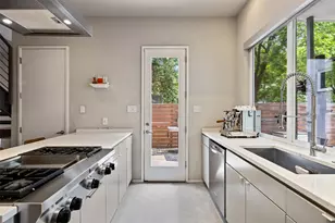 613 W Annie St, Austin, TX 78704 - Photo 9