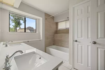 8905 Bridgewood Trail, Austin, TX 78729 - Photo 19