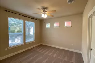 1601 Miriam Ave, Austin, TX 78702 - Photo 7