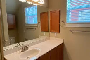 1601 Miriam Ave, Austin, TX 78702 - Photo 9