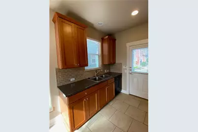1601 Miriam Avenue #109, Austin, TX 78702 - Photo 5