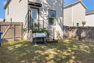 36 Trinity Cir, Lockhart, TX 78644 - Photo 21