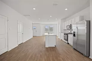 310 Puerto Plata Ave, Bastrop, TX 78602 - Photo 9