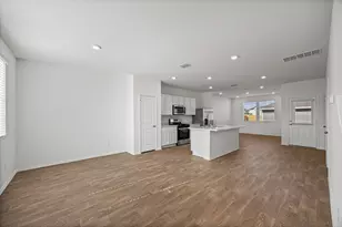 310 Puerto Plata Ave, Bastrop, TX 78602 - Photo 5