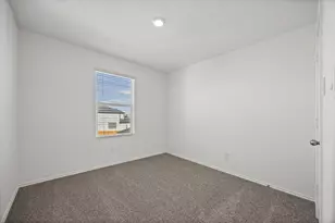 310 Puerto Plata Ave, Bastrop, TX 78602 - Photo 13