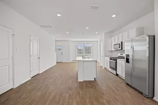 310 Puerto Plata Ave, Bastrop, TX 78602 - Photo 9