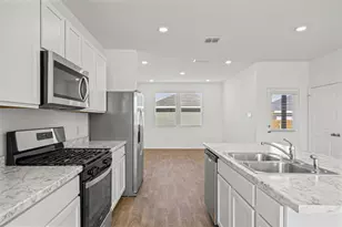 310 Puerto Plata Ave, Bastrop, TX 78602 - Photo 3