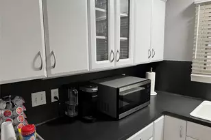 512 Krebs Ln, Austin, TX 78704 - Photo 17