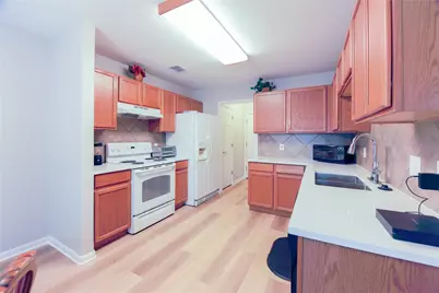 7011 Thannas Way, Austin, TX 78744 - Photo 5