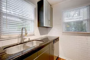 1110 W 22nd St, Austin, TX 78705 - Photo 13