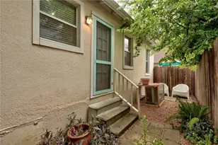 1110 W 22nd St, Austin, TX 78705 - Photo 11
