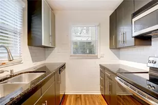 1110 W 22nd St, Austin, TX 78705 - Photo 13