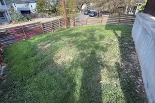 1313 Delano St, Austin, TX 78721 - Photo 3