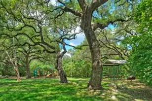 5724 N Scout Island Cir, Austin, TX 78731 - Photo 9